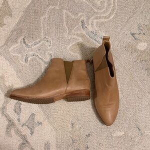 Nisolo Light Brown Leather Ankle Booties